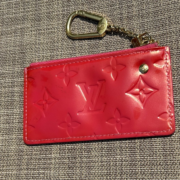 💯% Auth. Louis Vuitton Key Cles Vernis red - Picture 10 of 17